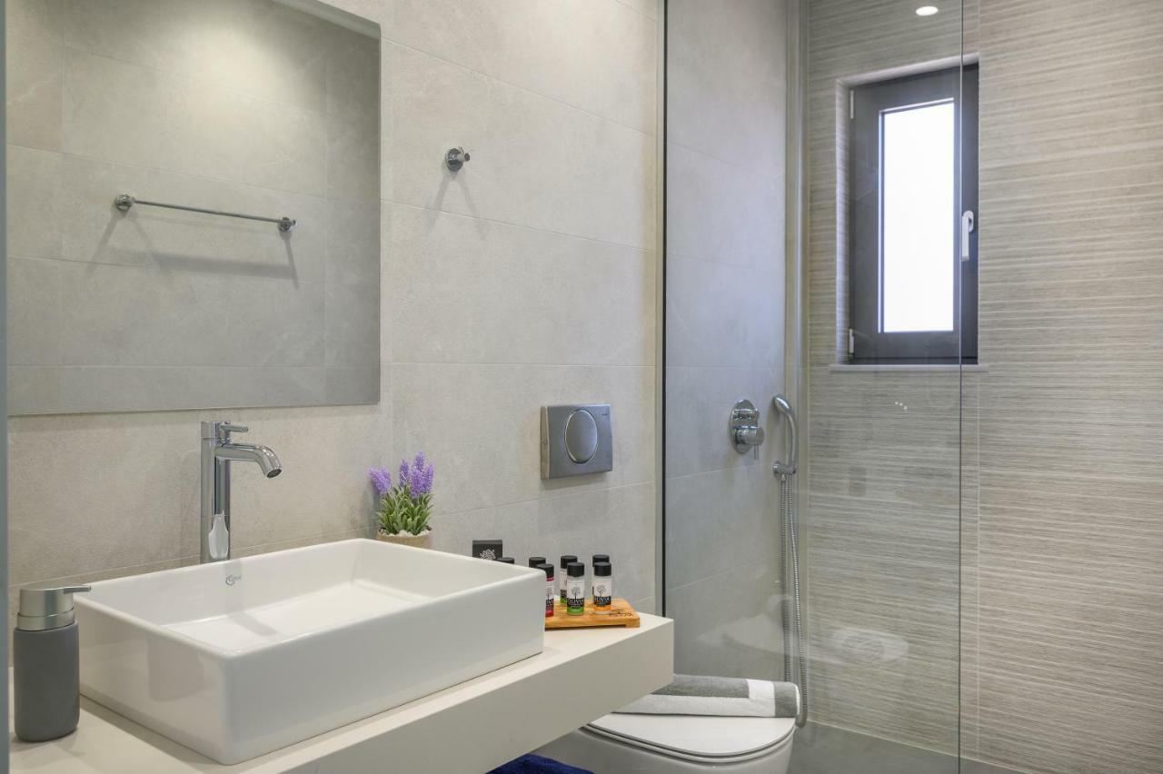 Athina Suites Luxury Suites Near The Sea Platanias Platanés エクステリア 写真
