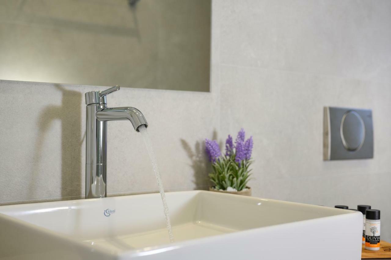 Athina Suites Luxury Suites Near The Sea Platanias Platanés エクステリア 写真